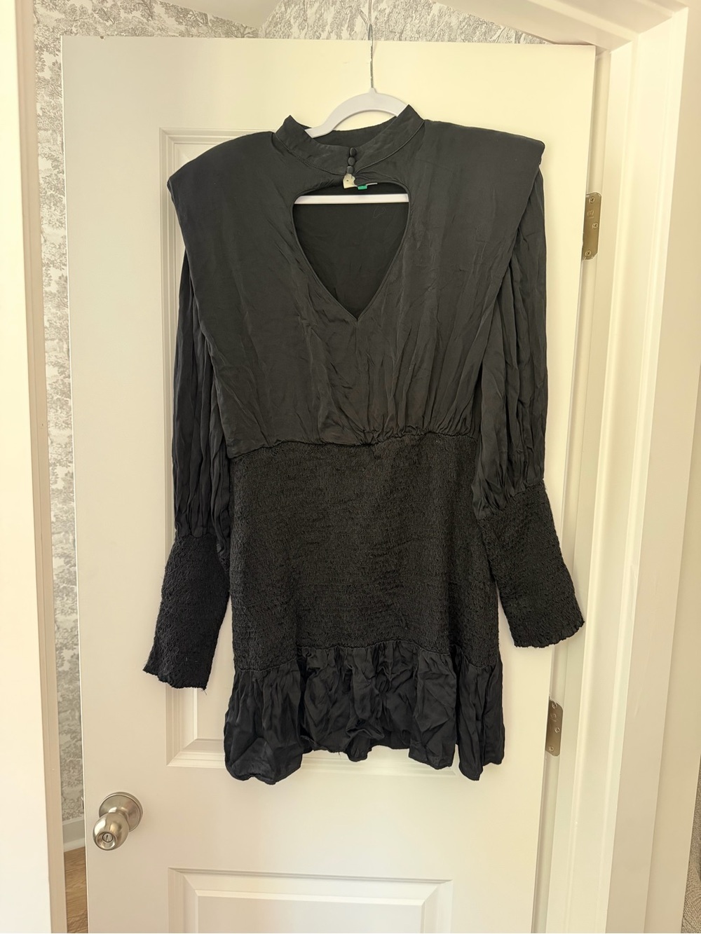 Farm Rio Heart Neckline Mini Dress Size L Black Smocked Skirt Ruffle